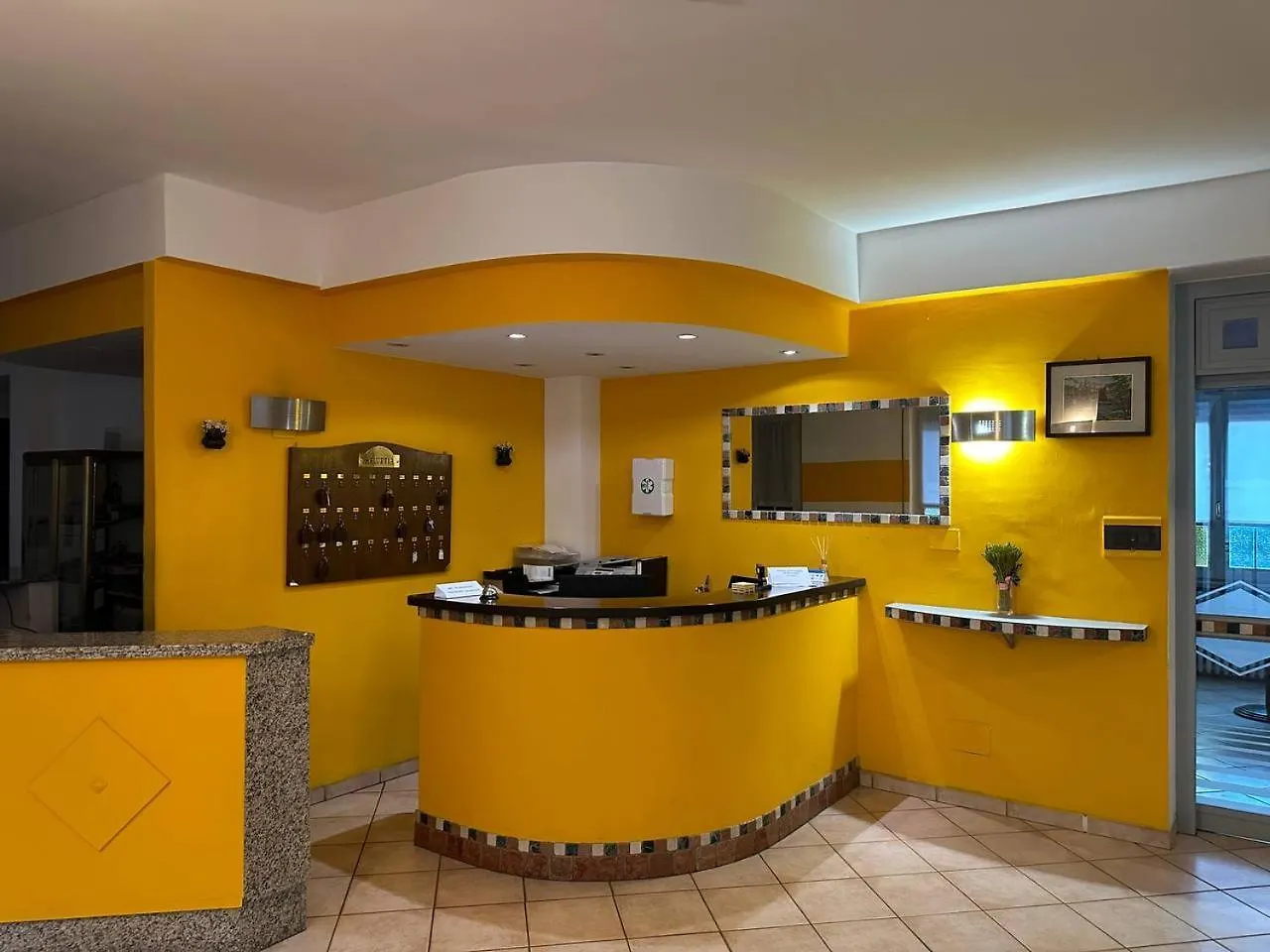 Be Me Hotel Helvetia Tabiano Terme 0*,